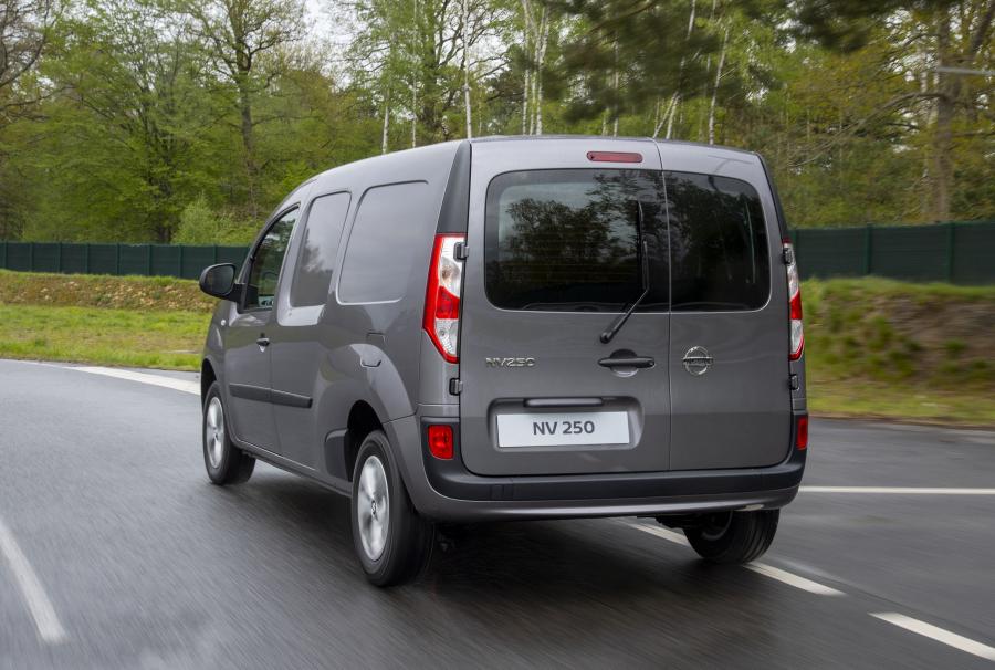  Nissan NV250 L2 Van 2019 года  (EU) (фото 22 из 39)